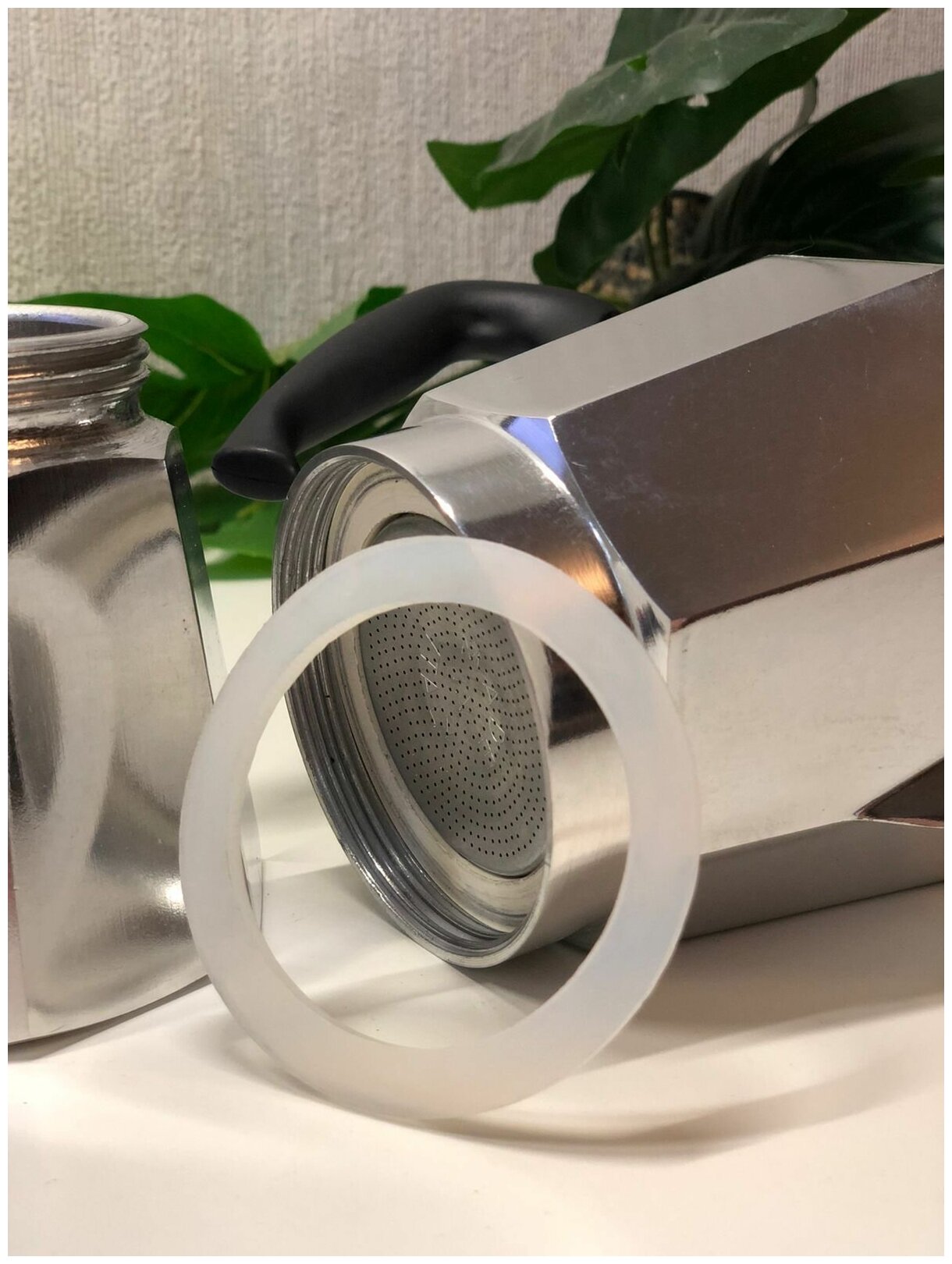 Долговечное уплотнительное кольцо из силикона для алюминиевой гейзерной кофеварки Bialetti Brikka на 2 чашки - фотография № 4