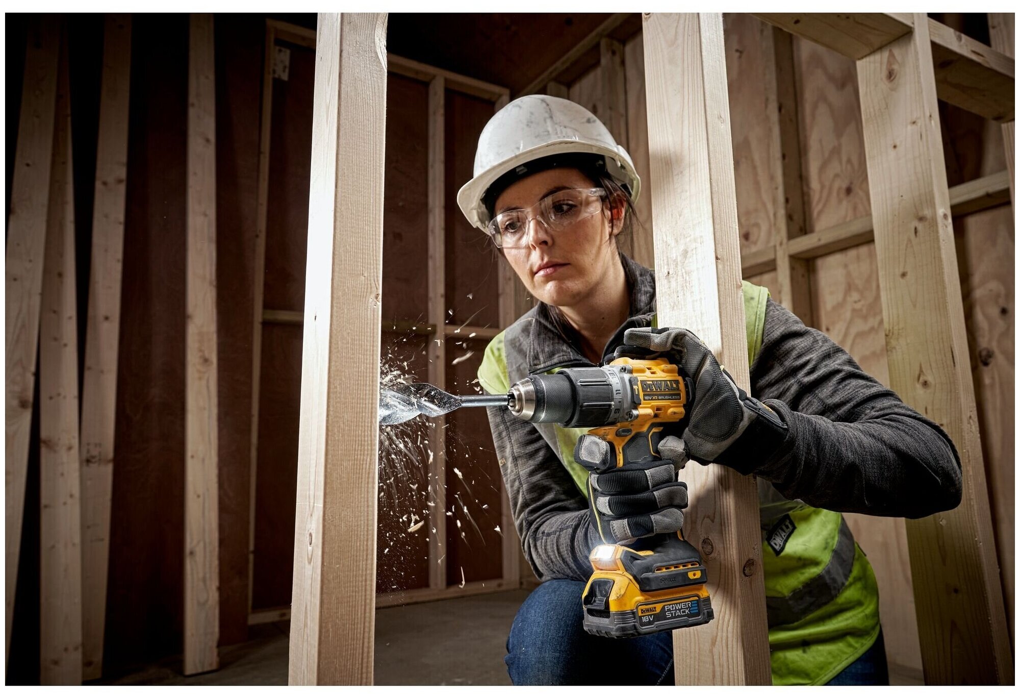 Аккумуляторная дрель-шуруповерт DeWalt DCD805E1T-QW - фото №3