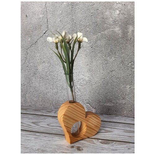 Подставка для цветов, сувенир сердце из массива ясени. ваза для цветов