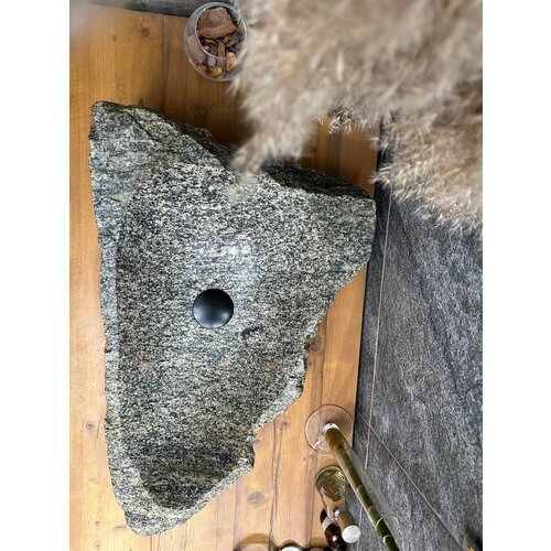 Раковина накладная из натурального камня Black Swan Grads 60x37 24800₽