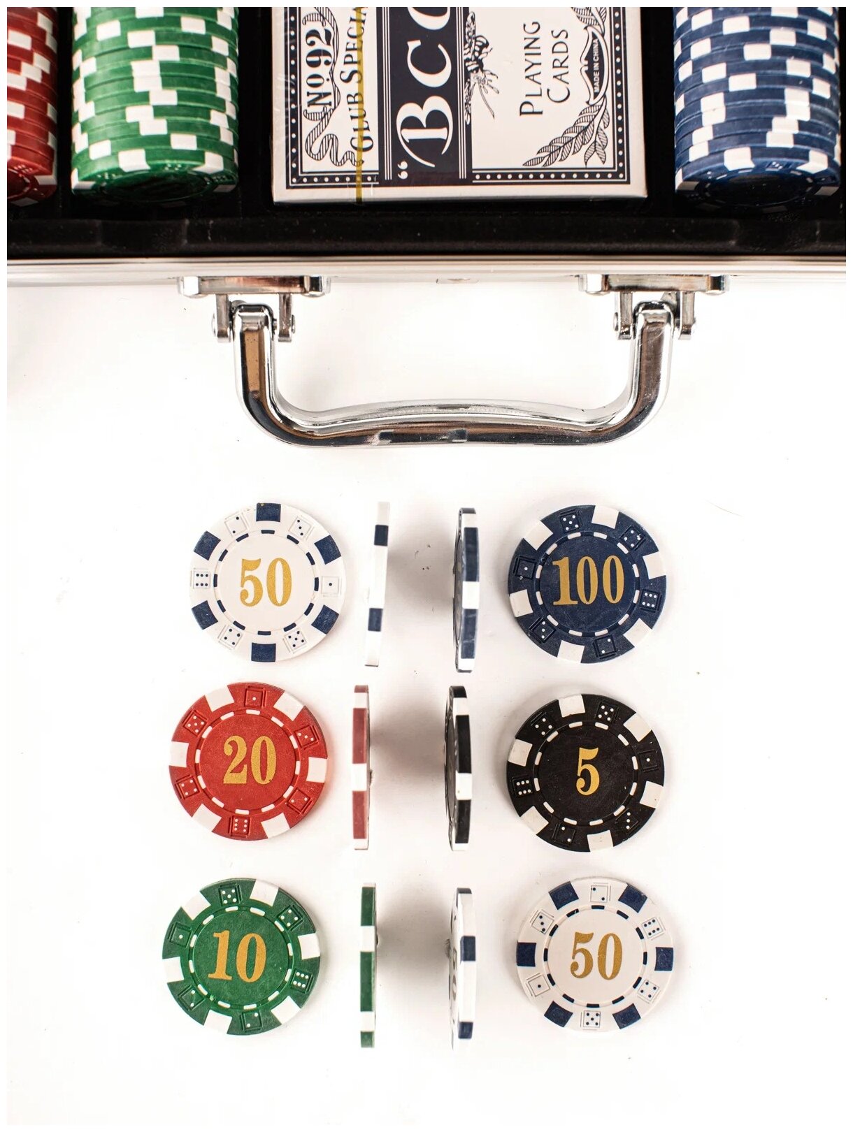Покер в кейсе (300 фишек)