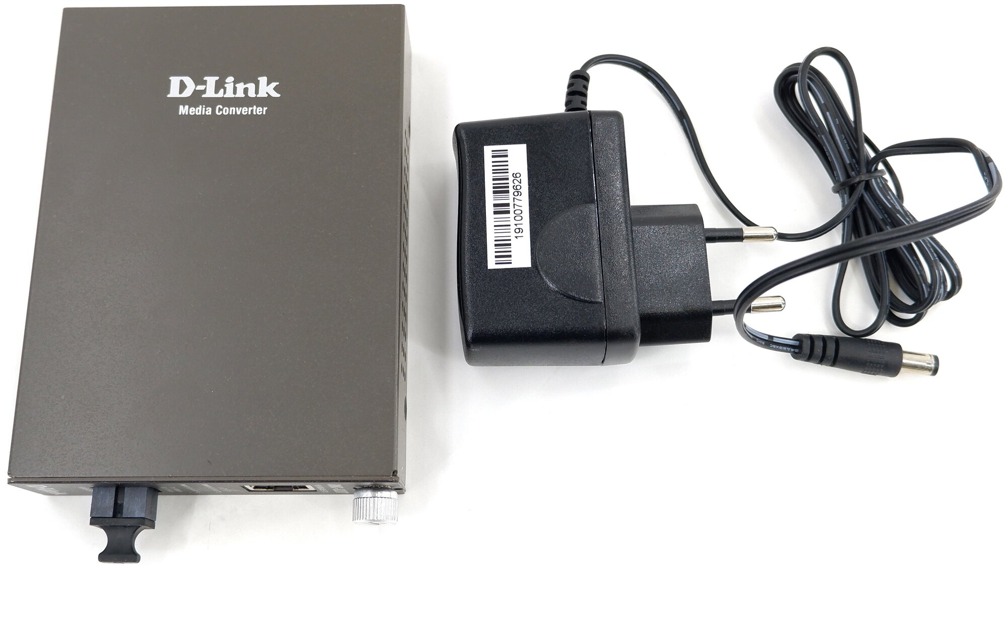 Медиаконвертер D-Link 1x10/100Base-TX 1x100Base-FX SC ТХ:1550nm RX:1310nm 20km - фото №6