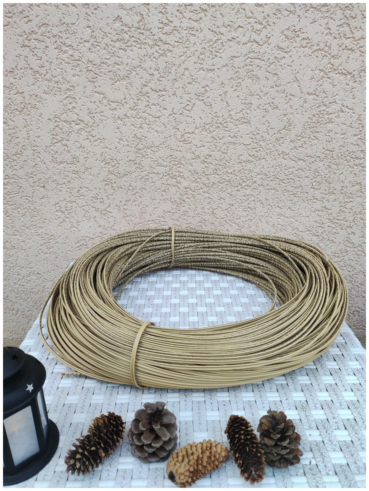 Ротанг искусственный для плетения CALAMUSDON полутрубка 6 мм, 3 кг в намотке, индийское дерево - фотография № 2