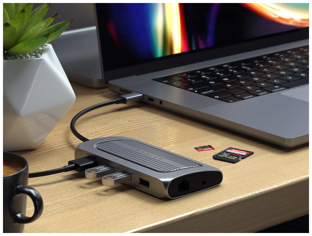 USB-хаб USB4 Multiport Adapter with 8K HDMI (2xUSB 3.2, 1x USB 2.0, 1xUSB Type-C, 1xHDMI, RJ-45, Micro/SD, Audio Jack) Серый космос ST-U4MA3M Satechi - фото №3