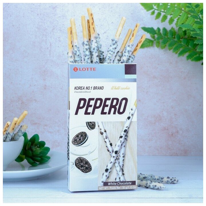 Печенье-соломка LOTTE "Pepero White Cookie" в молочном шоколаде, с крошками печенья, 32 г, Корея, 25 - фотография № 10