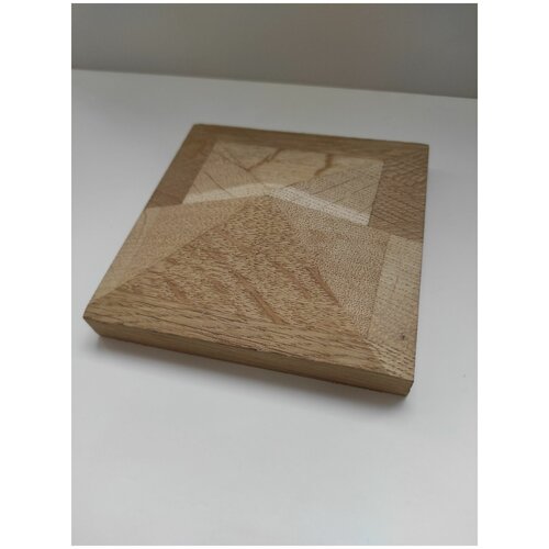 Накладка декоративная Дуб АВ / пирамидка 20 * 120 * 120 мм