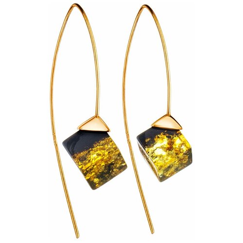 фото Amberholl модные серьги-крючки из позолоченного серебра и зелёного янтаря «рафинад»