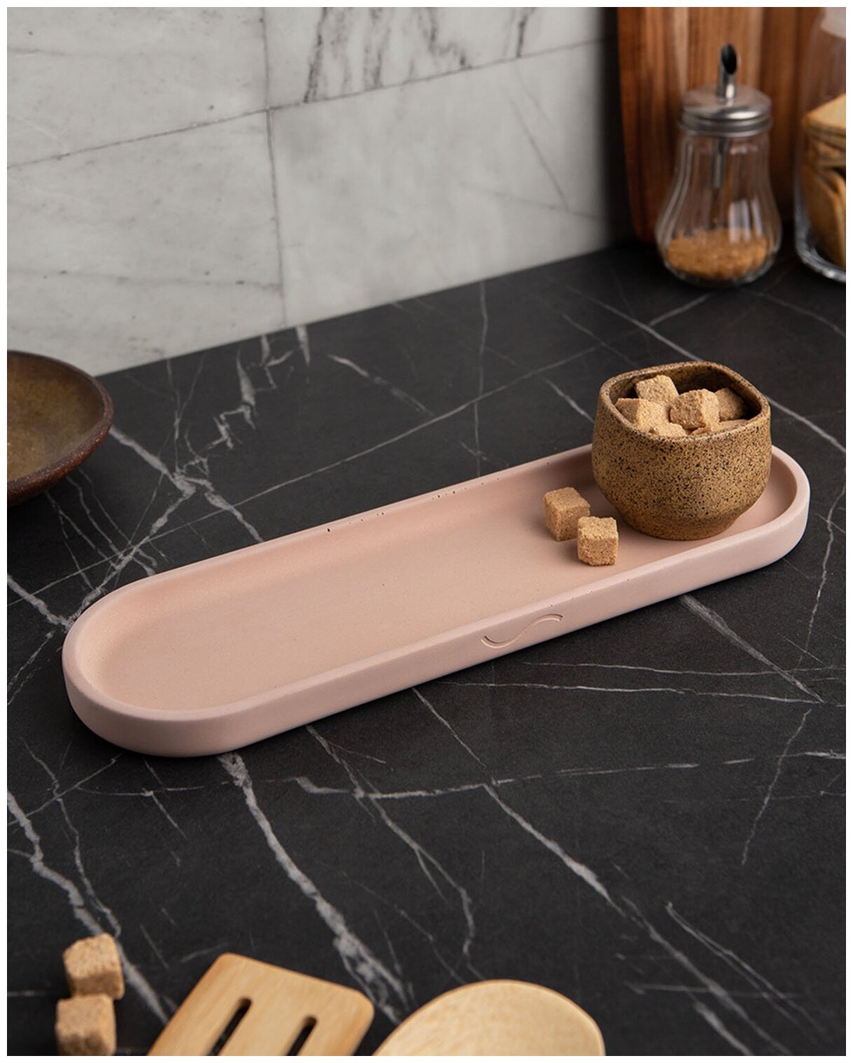 Поднос декоративный кухонный Astrid M, 36x11 см, бетон, розовый матовый