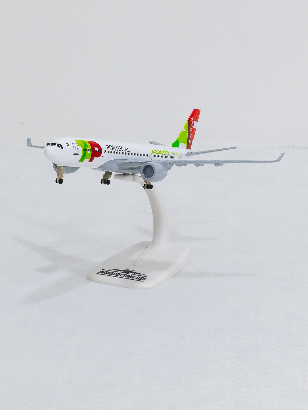 Модель самолёта Airbus A330, TAP Air Portugal, 20 см, Металл+пластик, Шасси