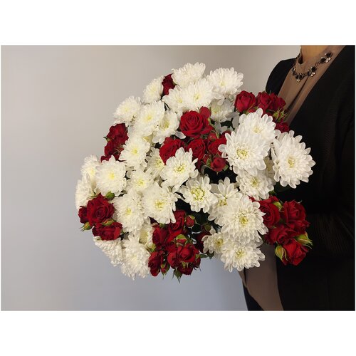 Микс роза кустовая бордовая/хризантема белая 60СМ 15шт