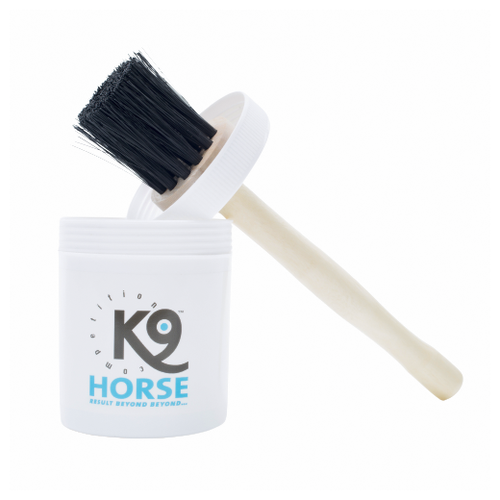 Кисть для нанесения бальзама для копыт лошадей The Hoof Brush К9 Нorse (Швеция) крючок wahl horse hoof pick для копыт 2999 7830