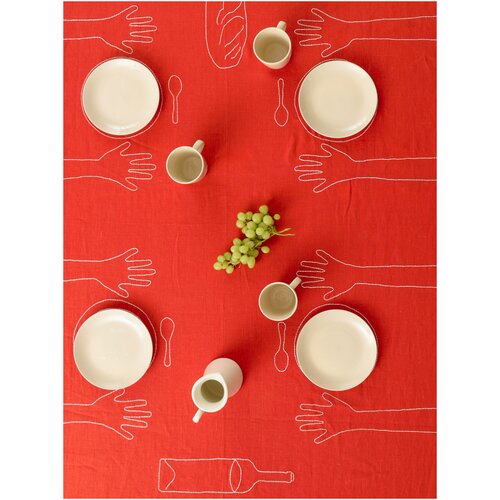 Скатерть с ручной вышивкой 