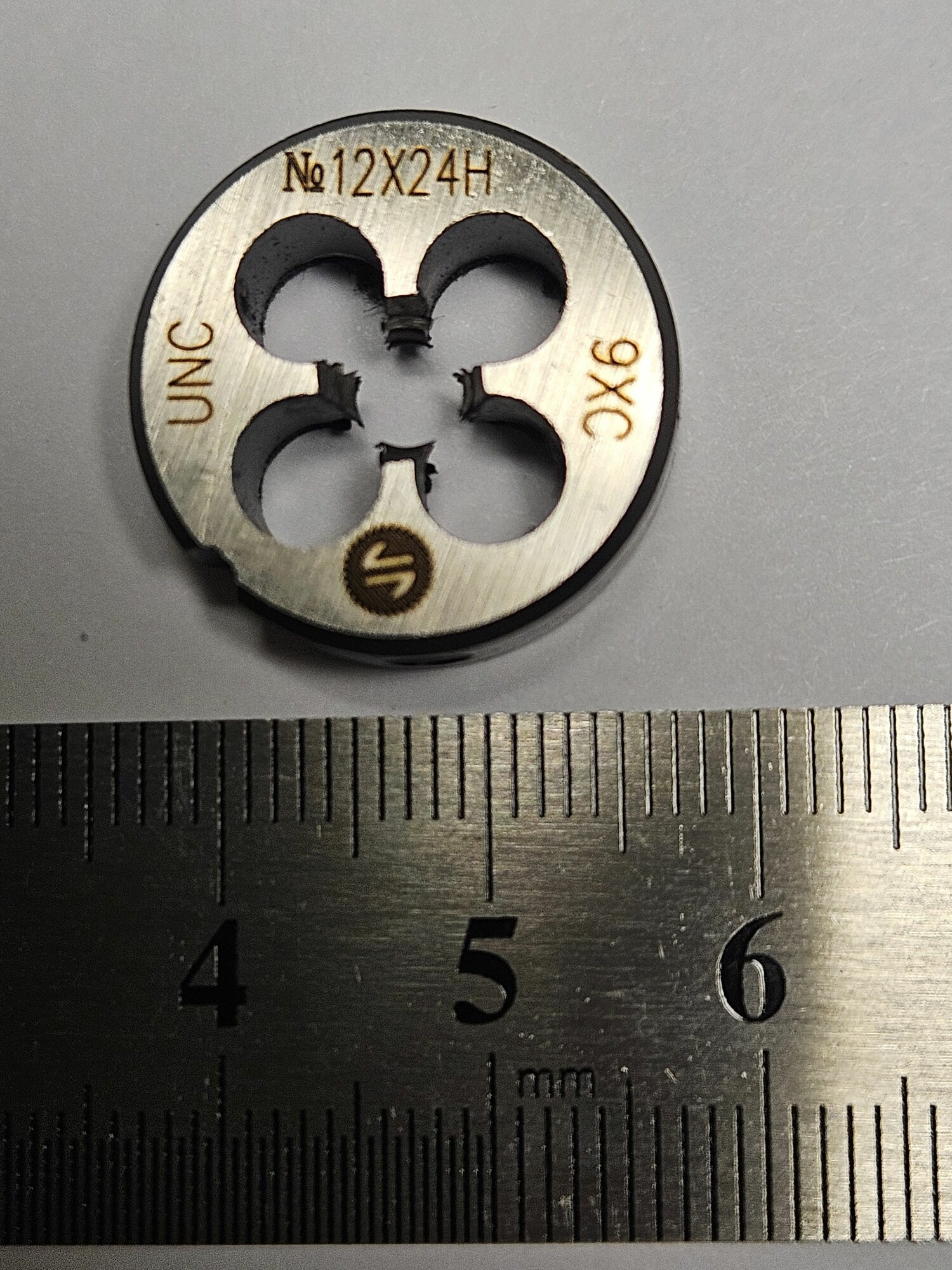 Плашка дюймовая UNC №12 24 нитки/дюйм