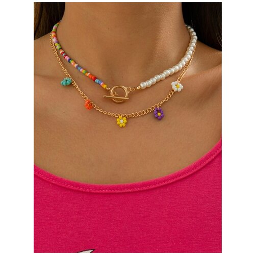 фото Набор из двух чокеров из бисера с цветочками - тренд 2023 года! prelesti