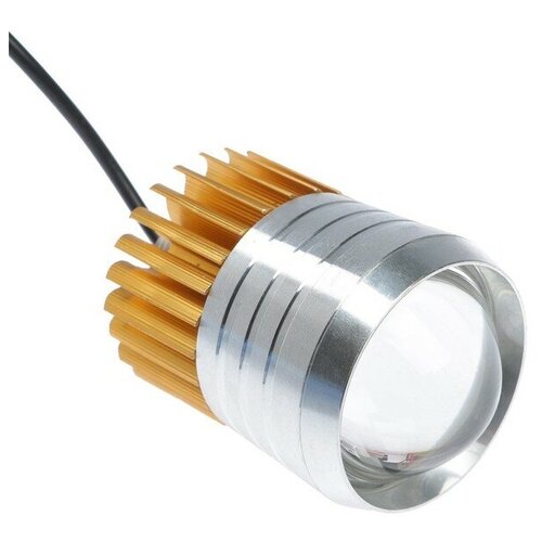 Светодиодная LED фара Sima-land IP67 10Вт направленный линзованный свет 4359774 1179₽