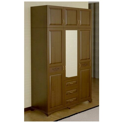 Шкаф из массива 