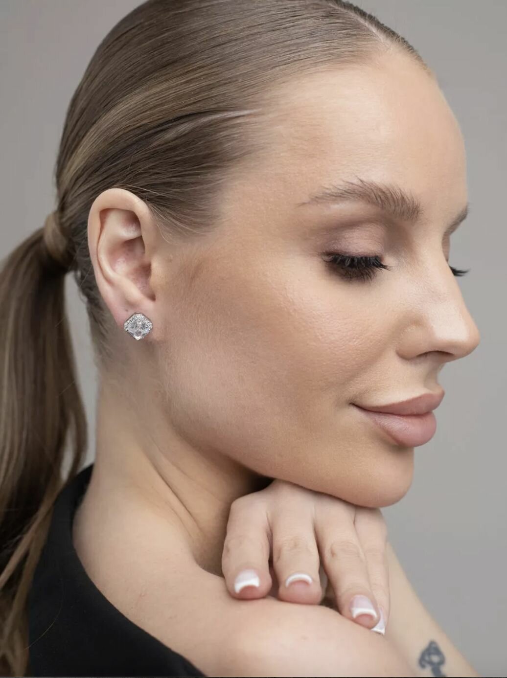 Серьги пусеты, кристалл, белый, серебряный — фото 1