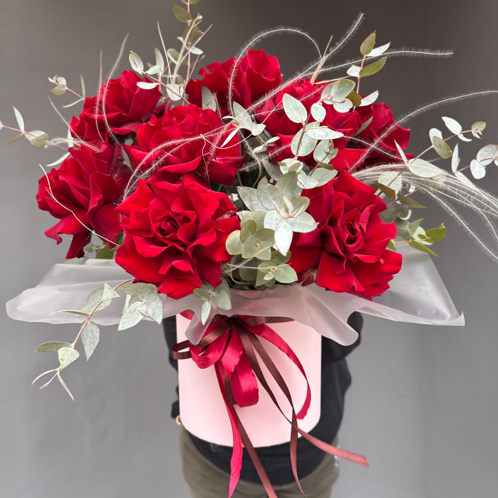Огромные 11шт (на фото 10шт) Французские розы красные в коробке экс арт.13862ст