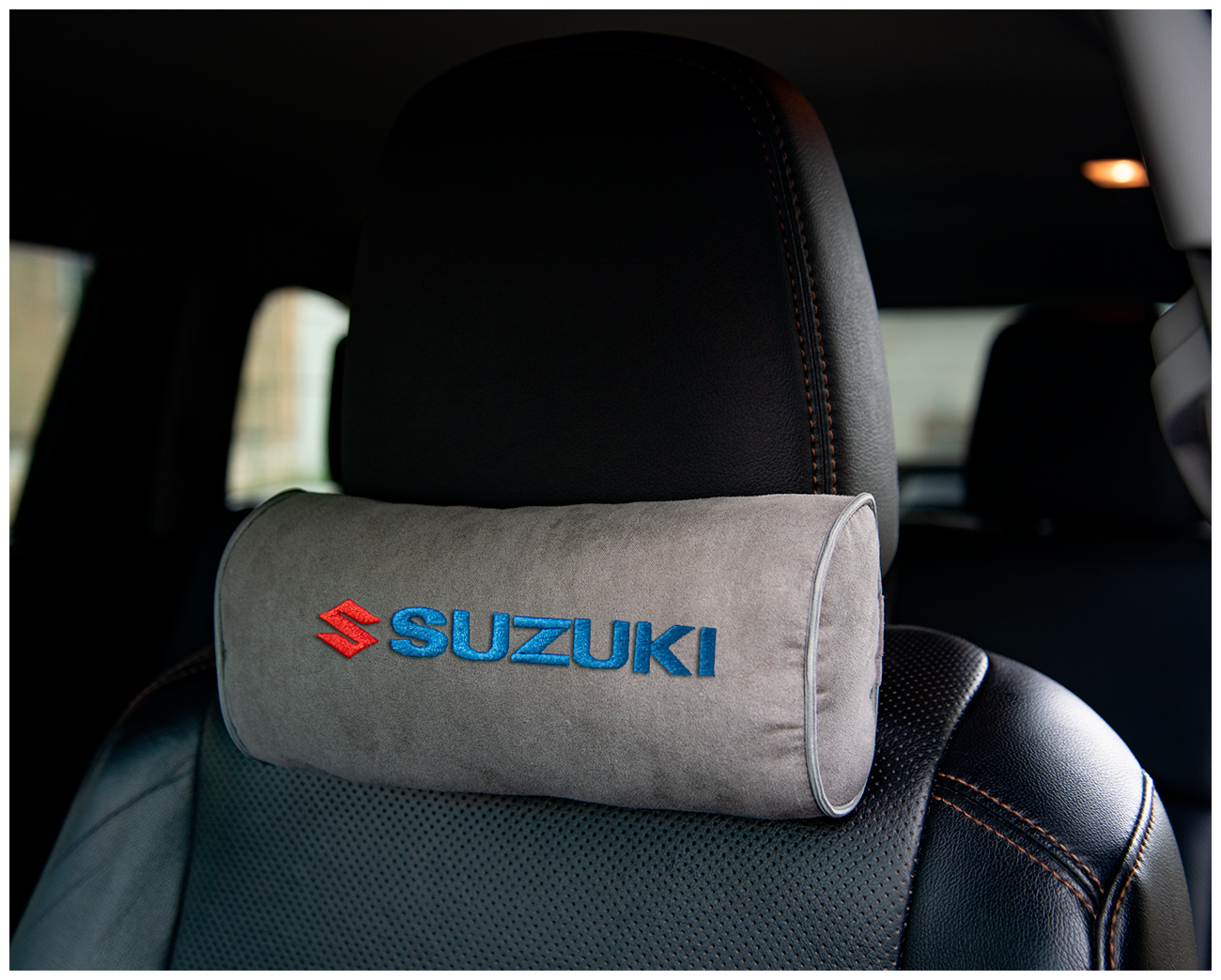 Автомобильная подушка-валик на подголовник алькантара L.Grey c вышивкой SUZUKI