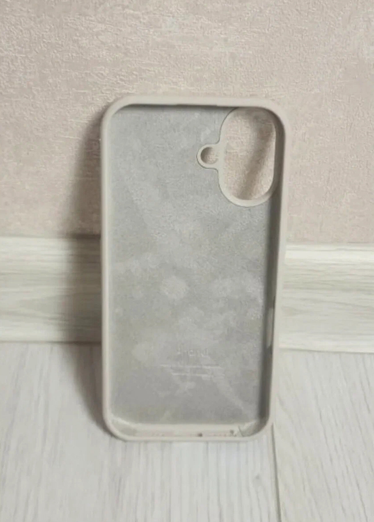 Защитный чехол Silicone Case на iPhone 16 серый / силиконовый / для айфон 16 — фото 1