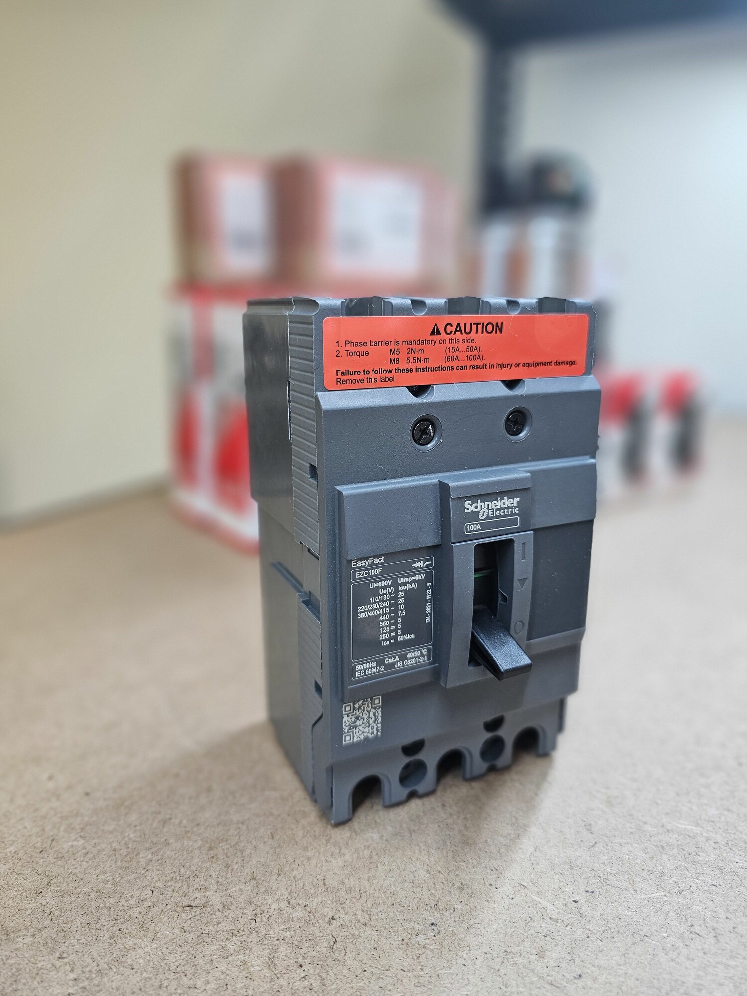 Schneider Electric Выключатель автоматический 100А 3П трехполюсный 10kA