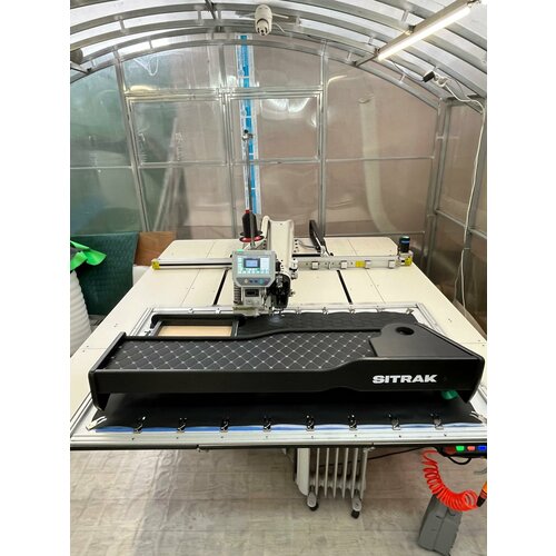 Стол-полка на панель для Ситрак Sitrak C7H Черная экокожа Белые соты Подстаканник