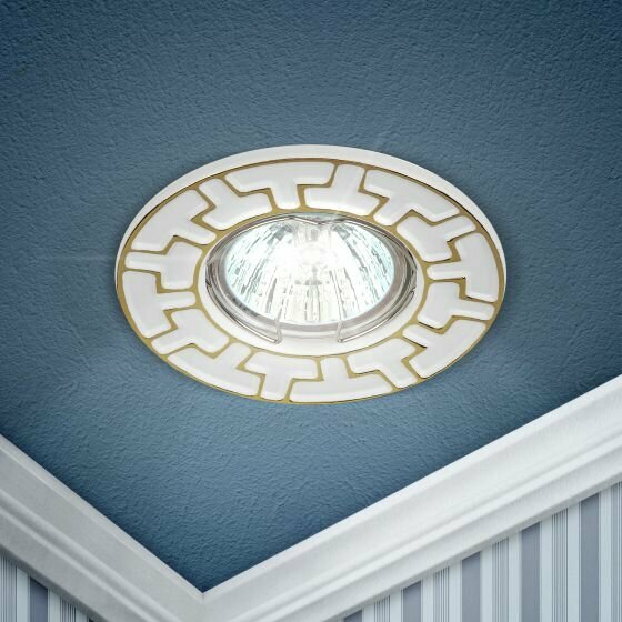 Светильник потолочный встраиваемый точечный ЭРА MR16 GU5.3 50W белый/золото