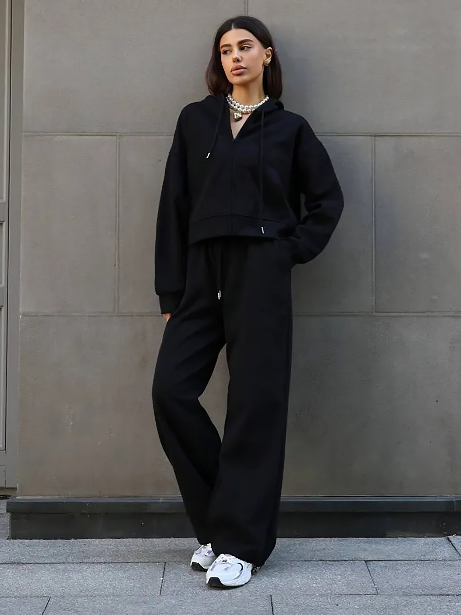 Костюм спортивный  черный оверсайз на молнии с капюшоном размер One size черный