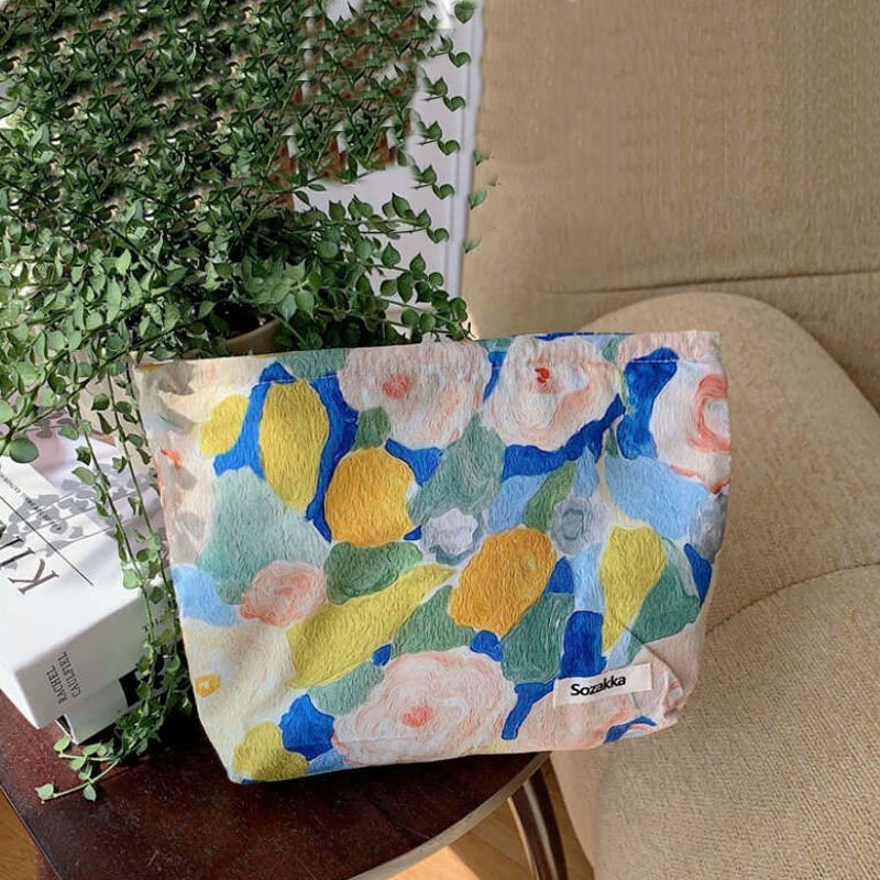 Косметичка ширина: 5 см. 