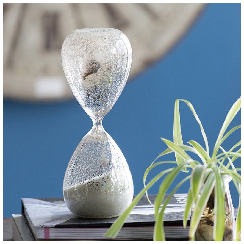 Декоративное изделие Песочные часы 9x9x25см Glasar 75017-WHIT Hoff - фото №1