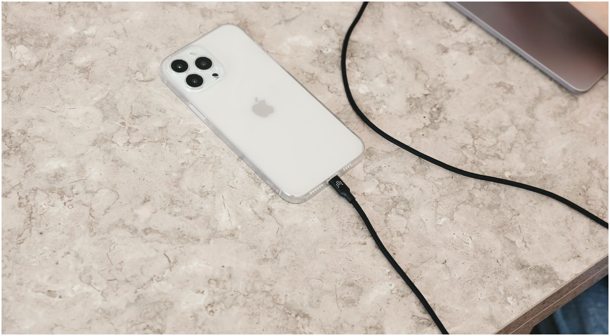 Кабель для iPhone Lightning ROCKET Contact, USB-A | Lightning, тканевая оплетка, 2.4А, 1 м, черный — фото 1