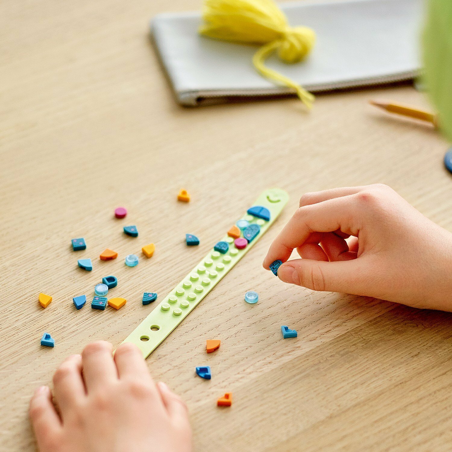 Конструктор LEGO Dots 41922 Браслет Кактус - фото №6