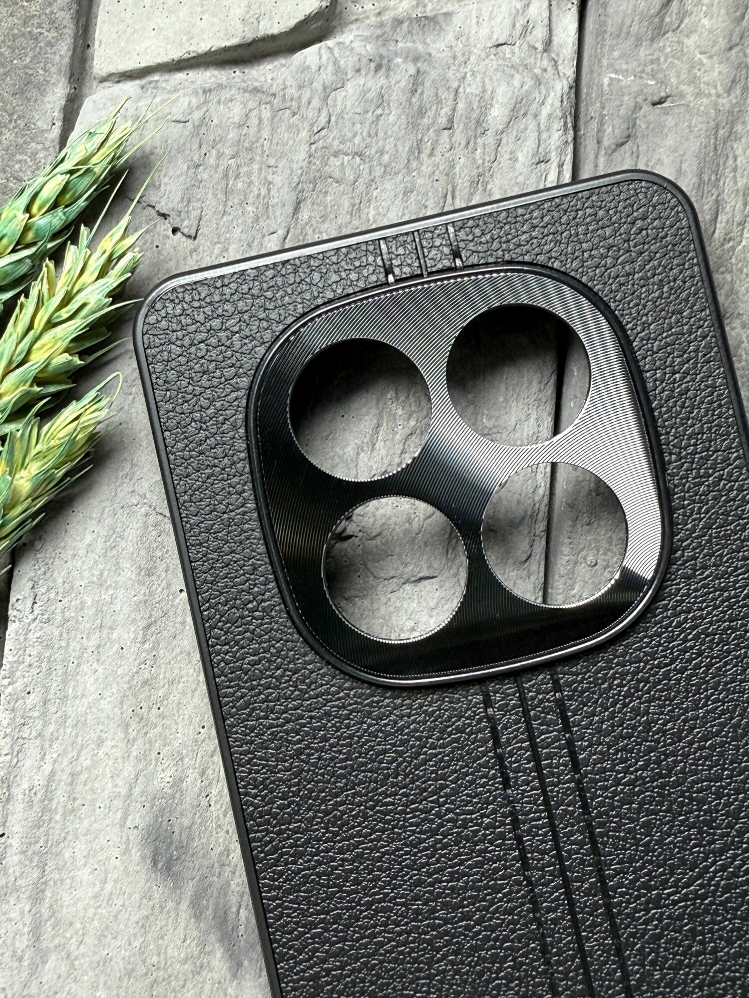 Картинки Чехол противоударный для Xiaomi Redmi Note 14 Pro / Poco X7 ( Сяоми Редми Ноут 14 Про / Поко Х7 ) с защитой камеры, текстура кожи, черный