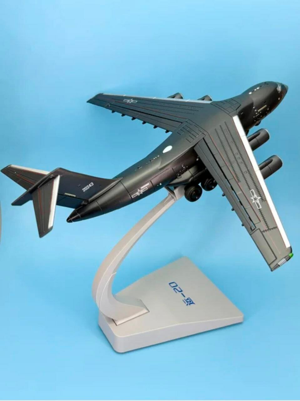 Самолет металлический игрушечное для детей со звуками масштаб 1:180