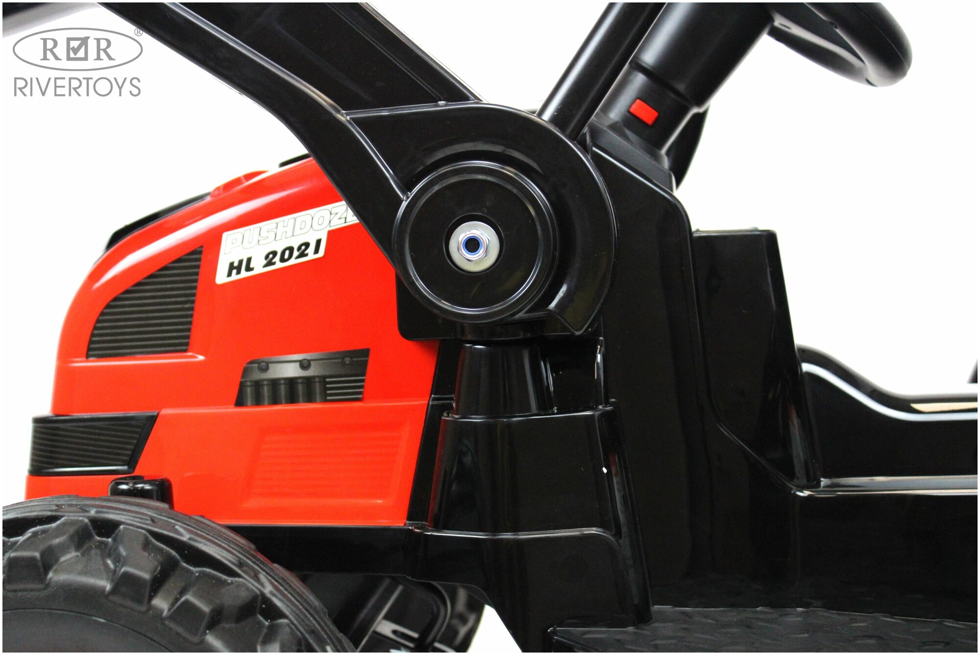 RiverToys Детский электромобиль трактор-погрузчик с прицепом HL395 красный