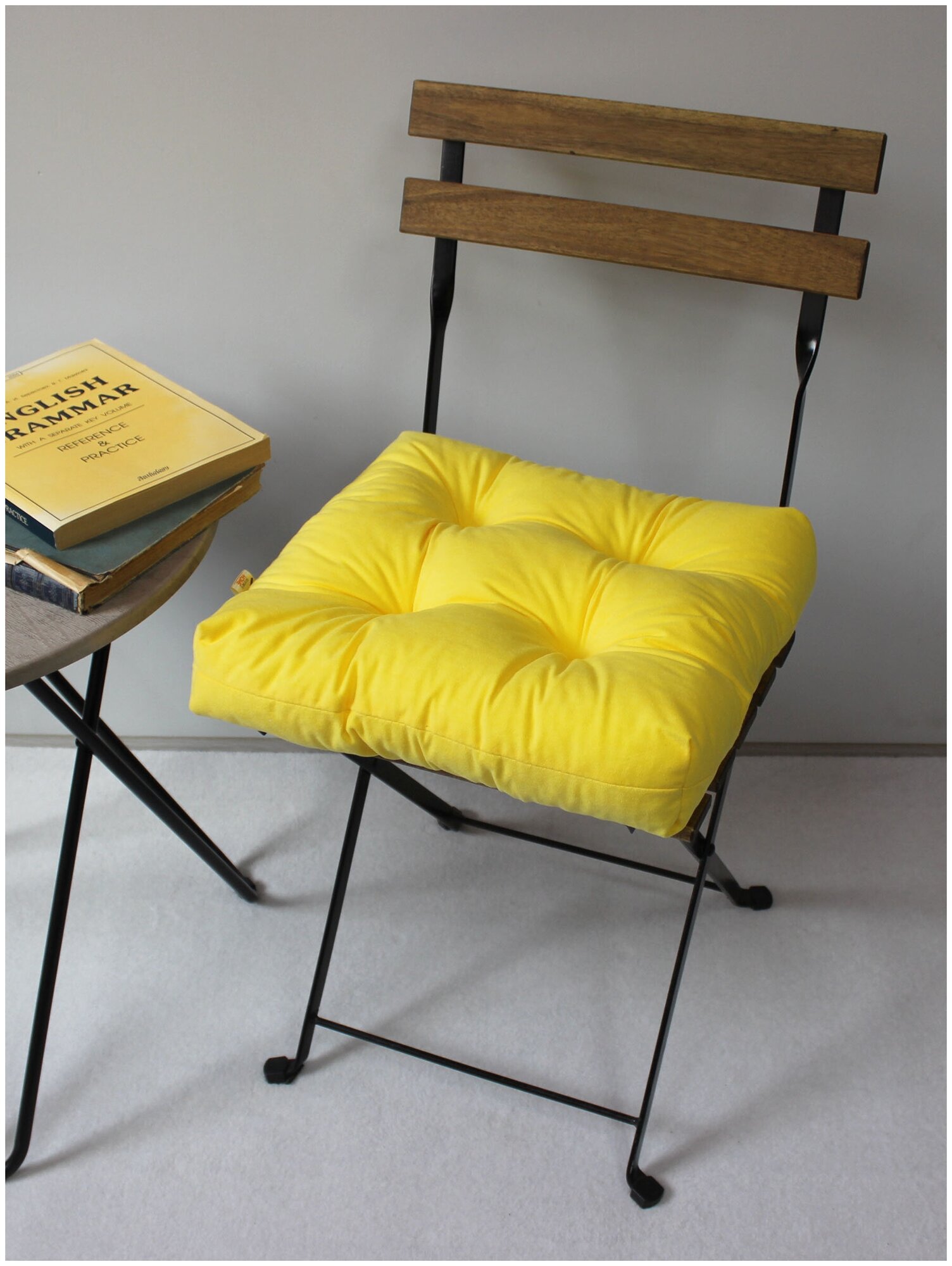 Подушка для сидения на стул без завязок MATEX VELOURS желтый, чехол не съемный, ткань велюр, 40х40 см
