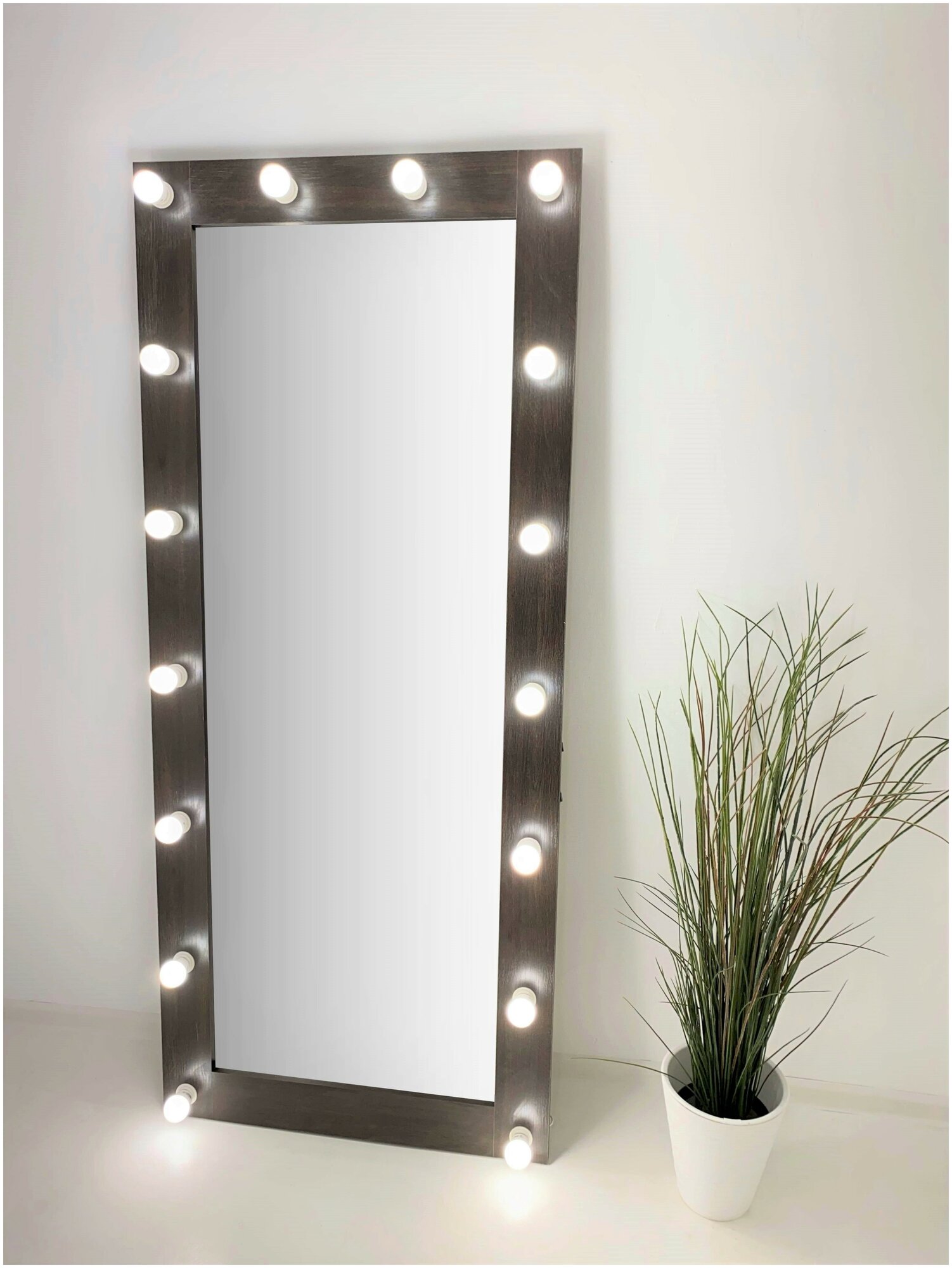 Гримерное зеркало с лампочками BeautyUp 175/75 цвет "Венге" - фотография № 1