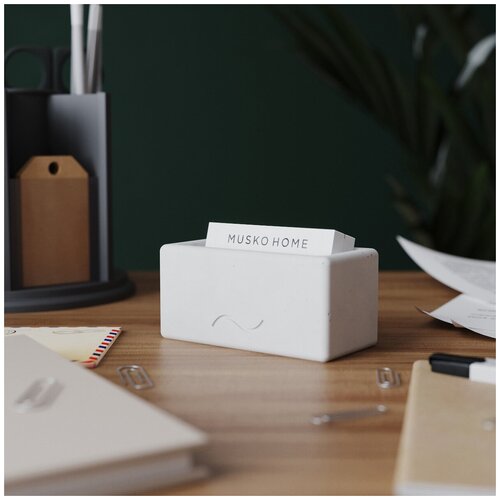 Визитница подставка для визиток Emily S 11x5 см бетон белая матовая 1300₽