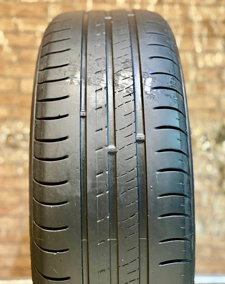 Kumho Ecowing ES01 KH27 215/60 R16