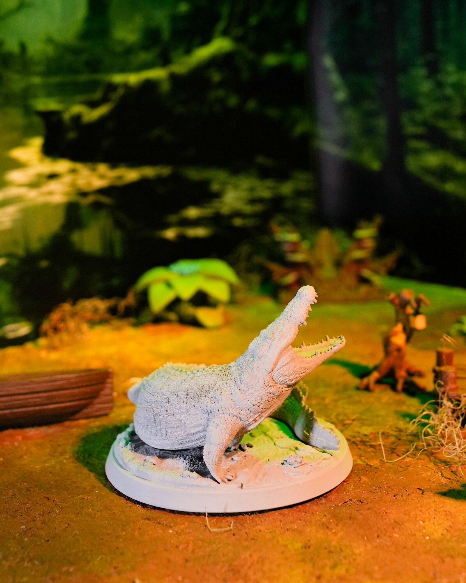 Фигурка болотный Крокодил для игры в DnD в масштабе 75 мм
