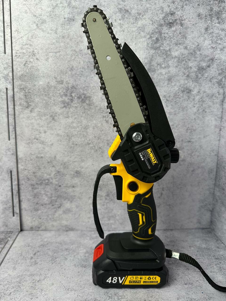 фото Электропила цепная аккумуляторная 6 дюймов, 18 В, 2 АКБ / мини пила