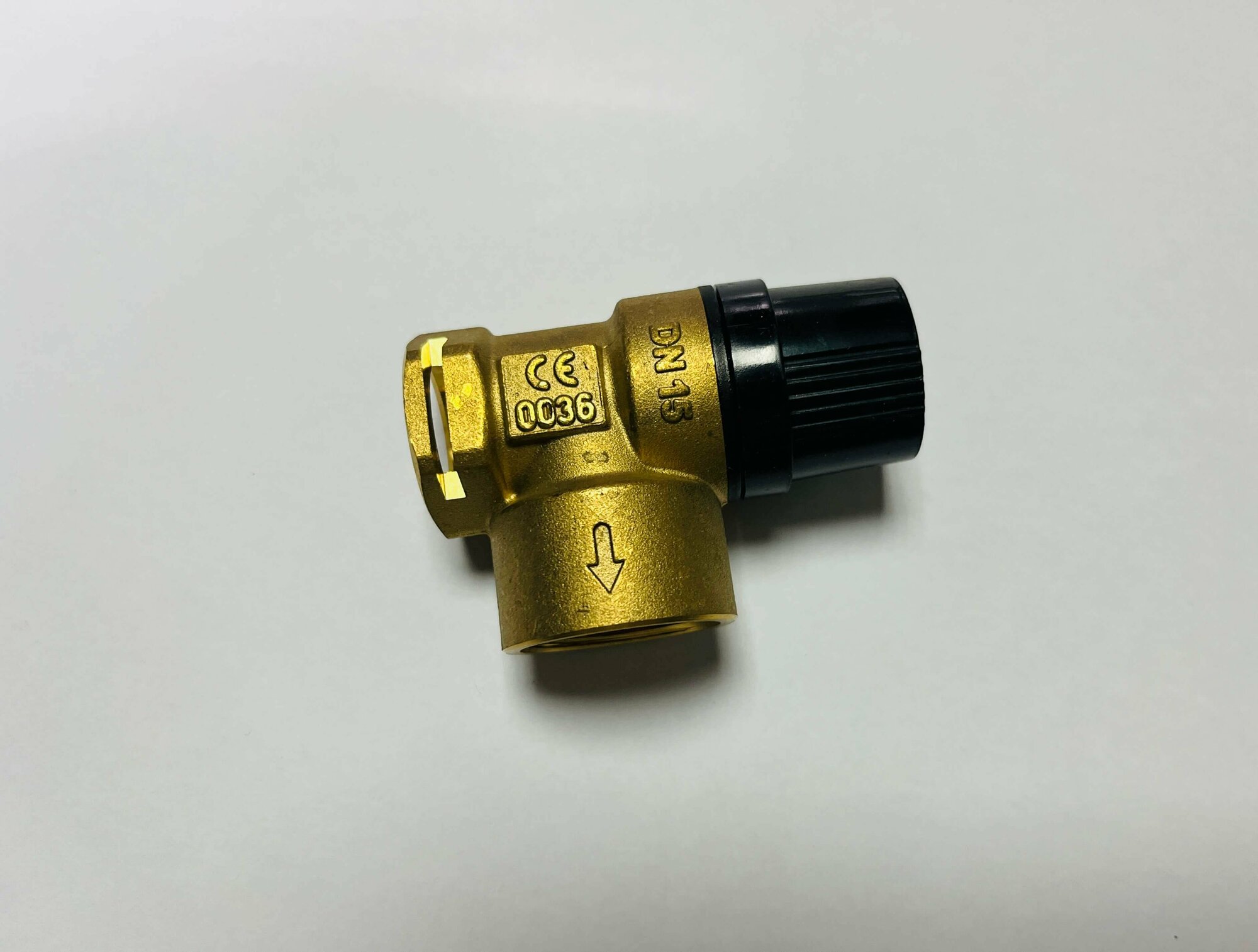 Предохранительный (сбросной) клапан газового котла Vaillant turbo/atmoMAX