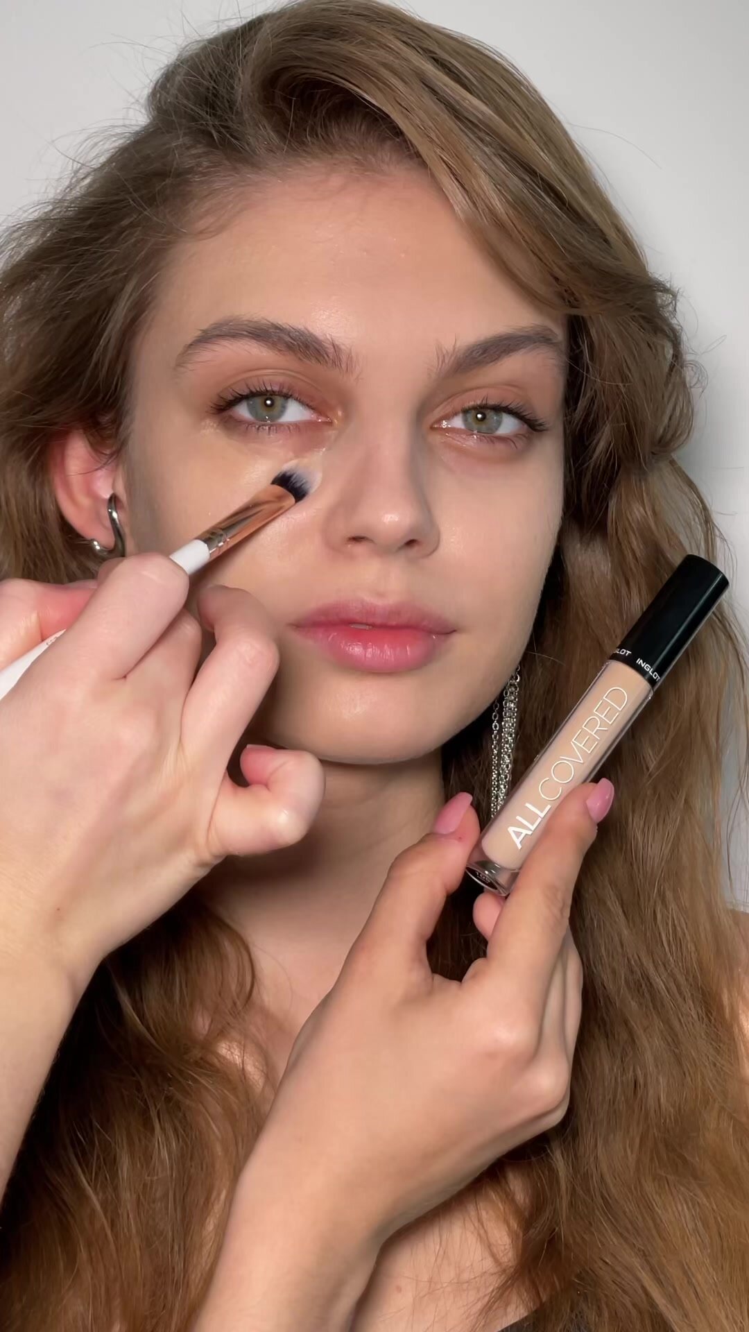 Консилер INGLOT All Covered 4,2 мл — плотное покрытие, лёгкий финиш, от кругов и покраснений, увлажняющий, для зоны вокруг глаз N102 — фото 1