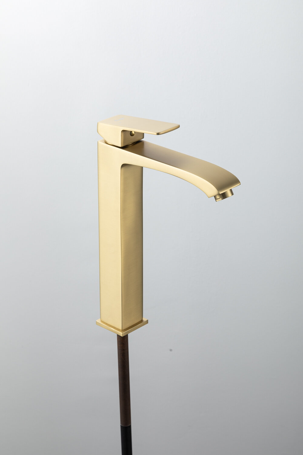 Смеситель для раковины высокий Frap F1076-23, латунь, цвет сатин золотой