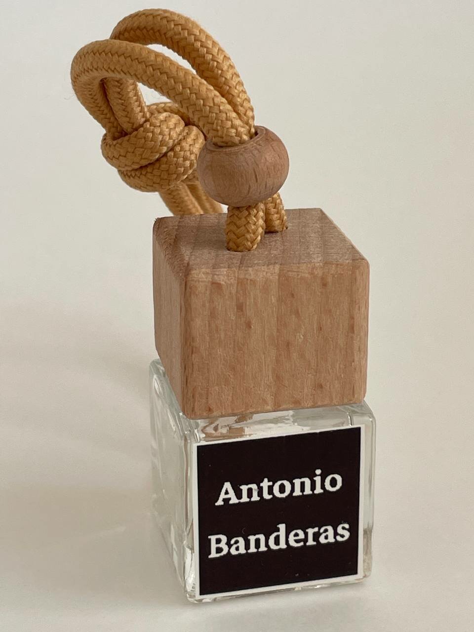 Автопарфюм, для автомобиля, по мотивам A. BANDERAS, подвесной, натуральный(пахучка)