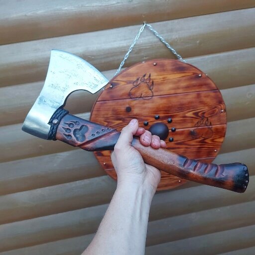 Топор резной с лапой медведя, авторская ручная работа 42 сантиметра