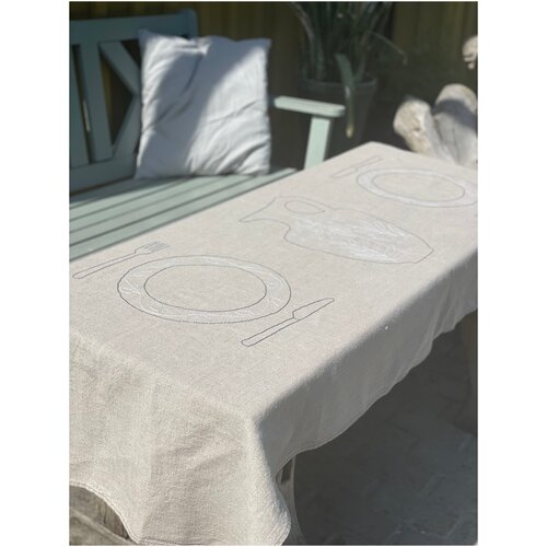 Скатерть с ручной вышивкой 