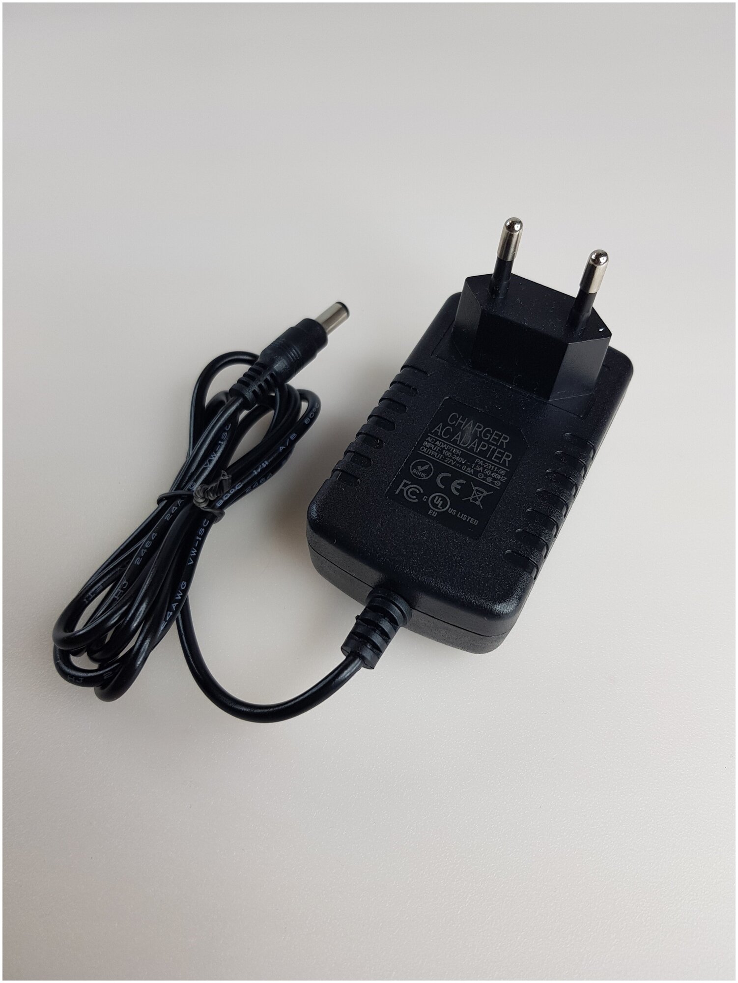 Зарядное устройство, блок питания для пылесоса REDMOND RV-UR345, RV-UR355(27V 0,8A)