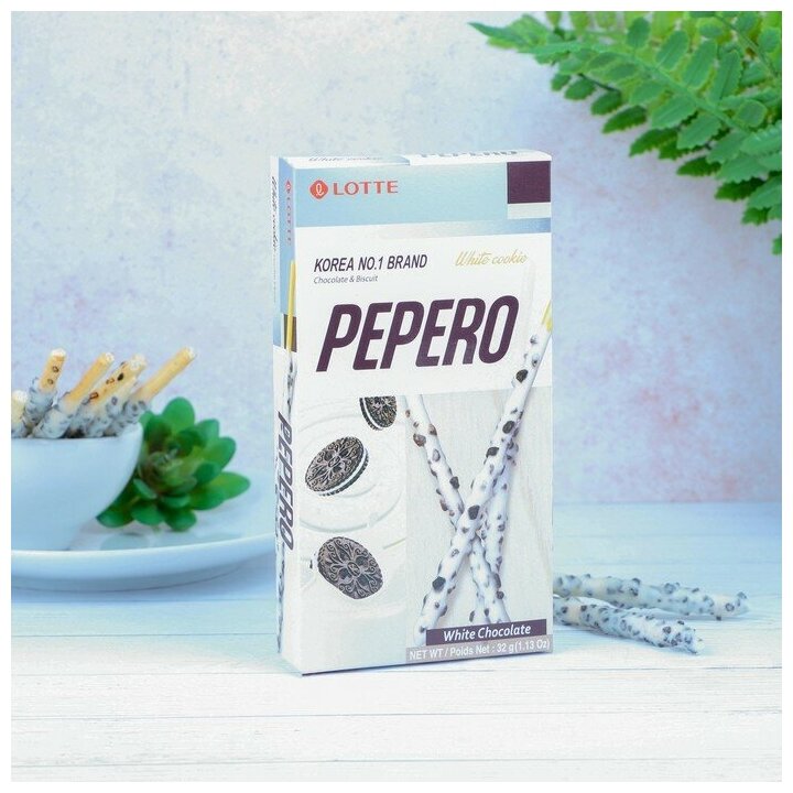 Печенье-соломка LOTTE "Pepero White Cookie" в молочном шоколаде, с крошками печенья, 32 г, Корея, 25 - фотография № 5