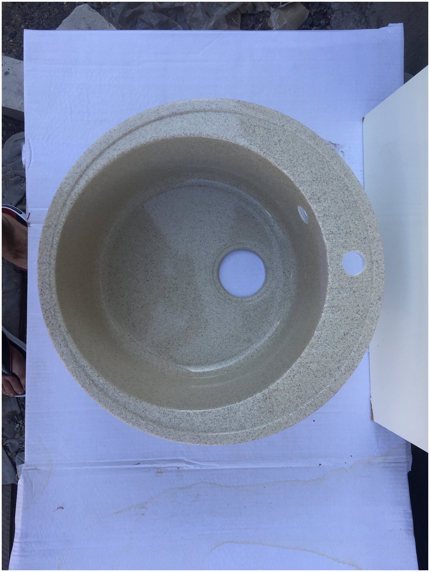 Мойка каменная круглая цвет Дакар SimGran S-5 с отверстием под смеситель - фотография № 2